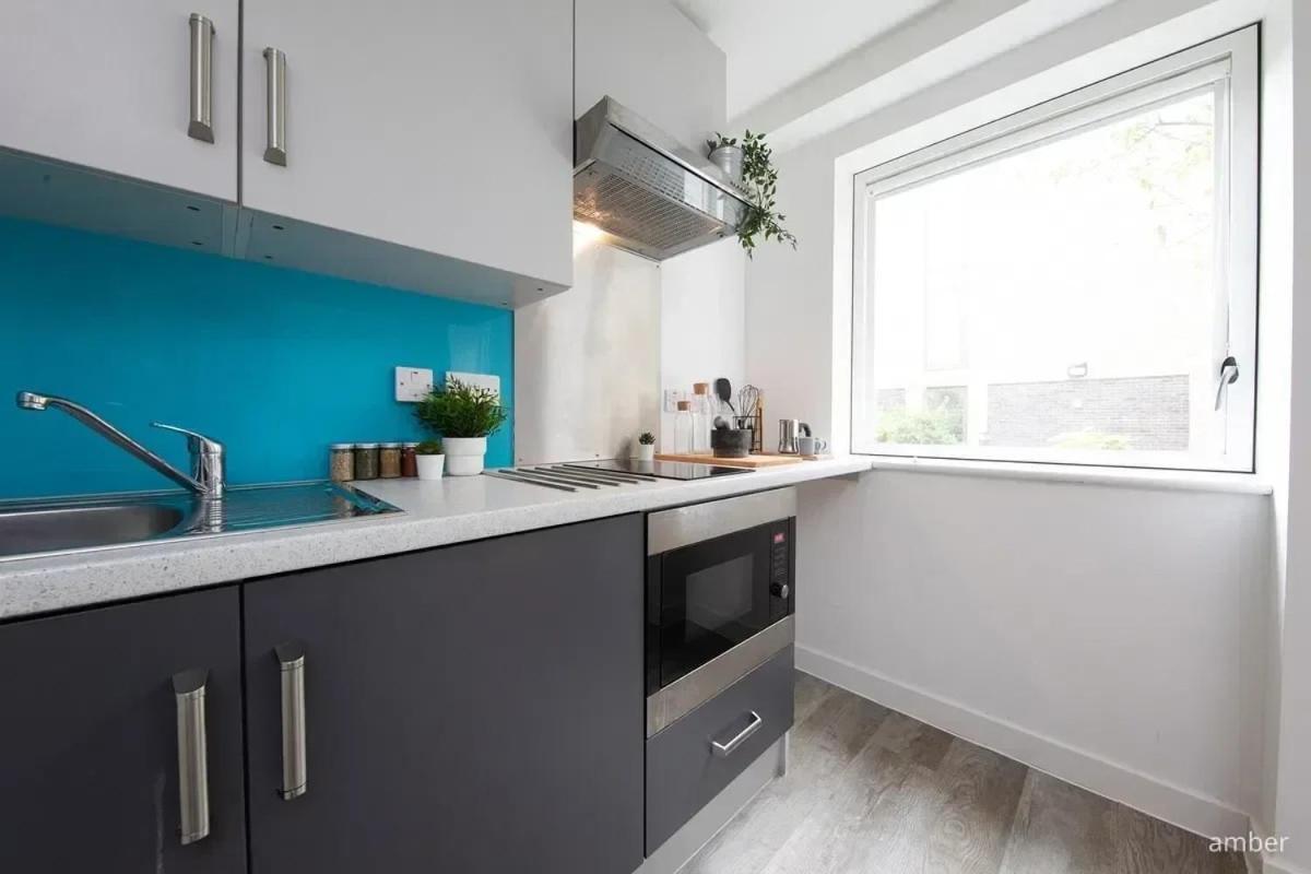 For Students Only Ensuite Bedrooms With Shared Kitchen At Cathedral Point In Winchester Exterior foto